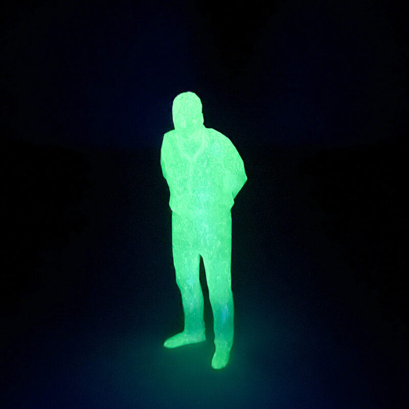 UMARELL – statuetta anziano che osserva i cantieri – stampa 3D - Glow Effect - immagine 4